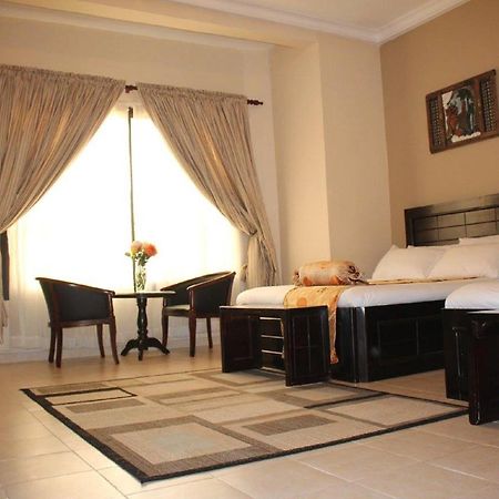Palm Spring Resort Monrovia Zewnętrze zdjęcie