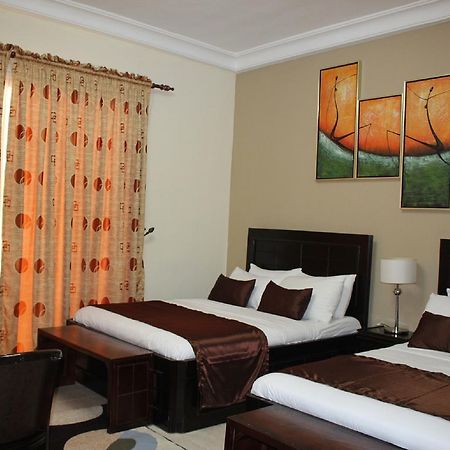 Palm Spring Resort Monrovia Zewnętrze zdjęcie