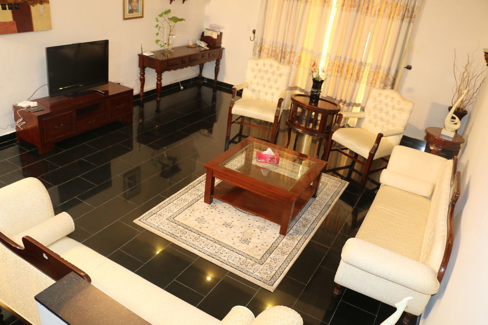 Palm Spring Resort Monrovia Zewnętrze zdjęcie