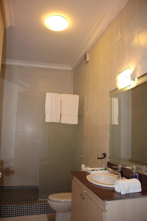 Palm Spring Resort Monrovia Zewnętrze zdjęcie