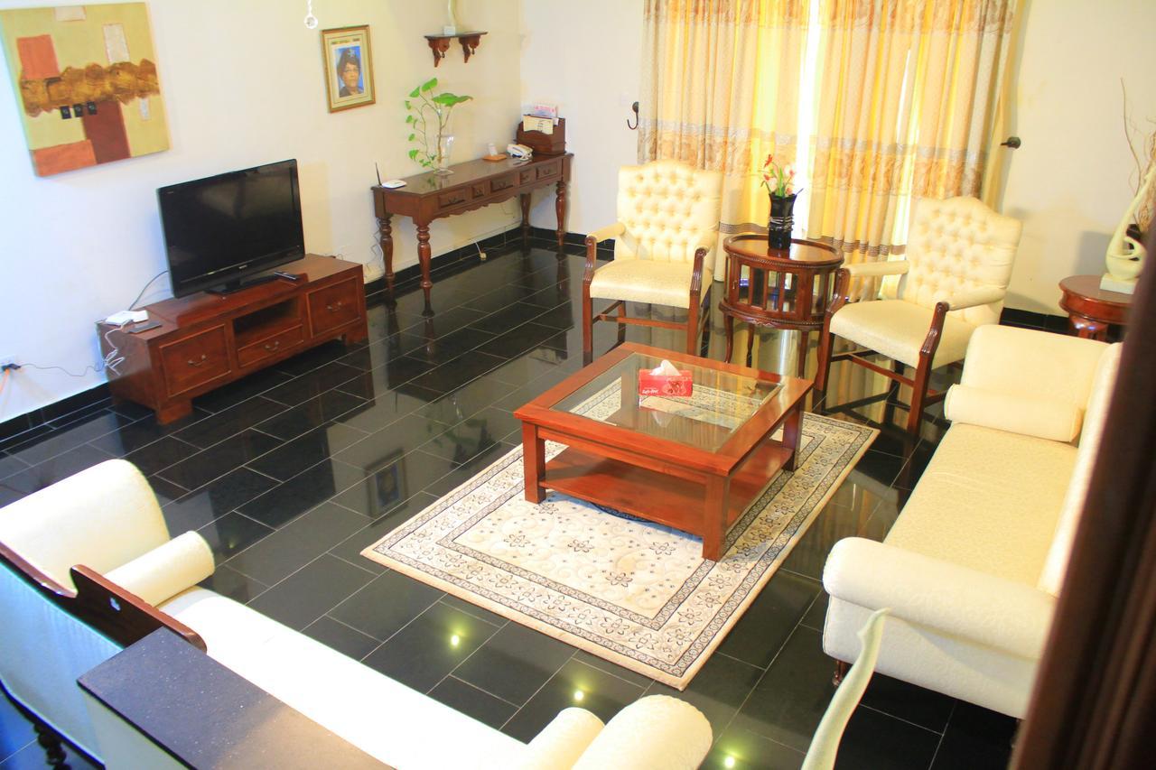 Palm Spring Resort Monrovia Zewnętrze zdjęcie
