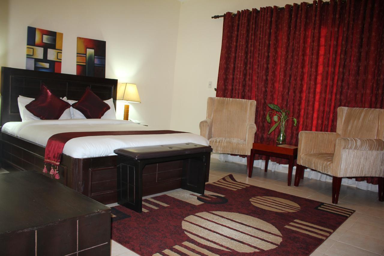 Palm Spring Resort Monrovia Zewnętrze zdjęcie