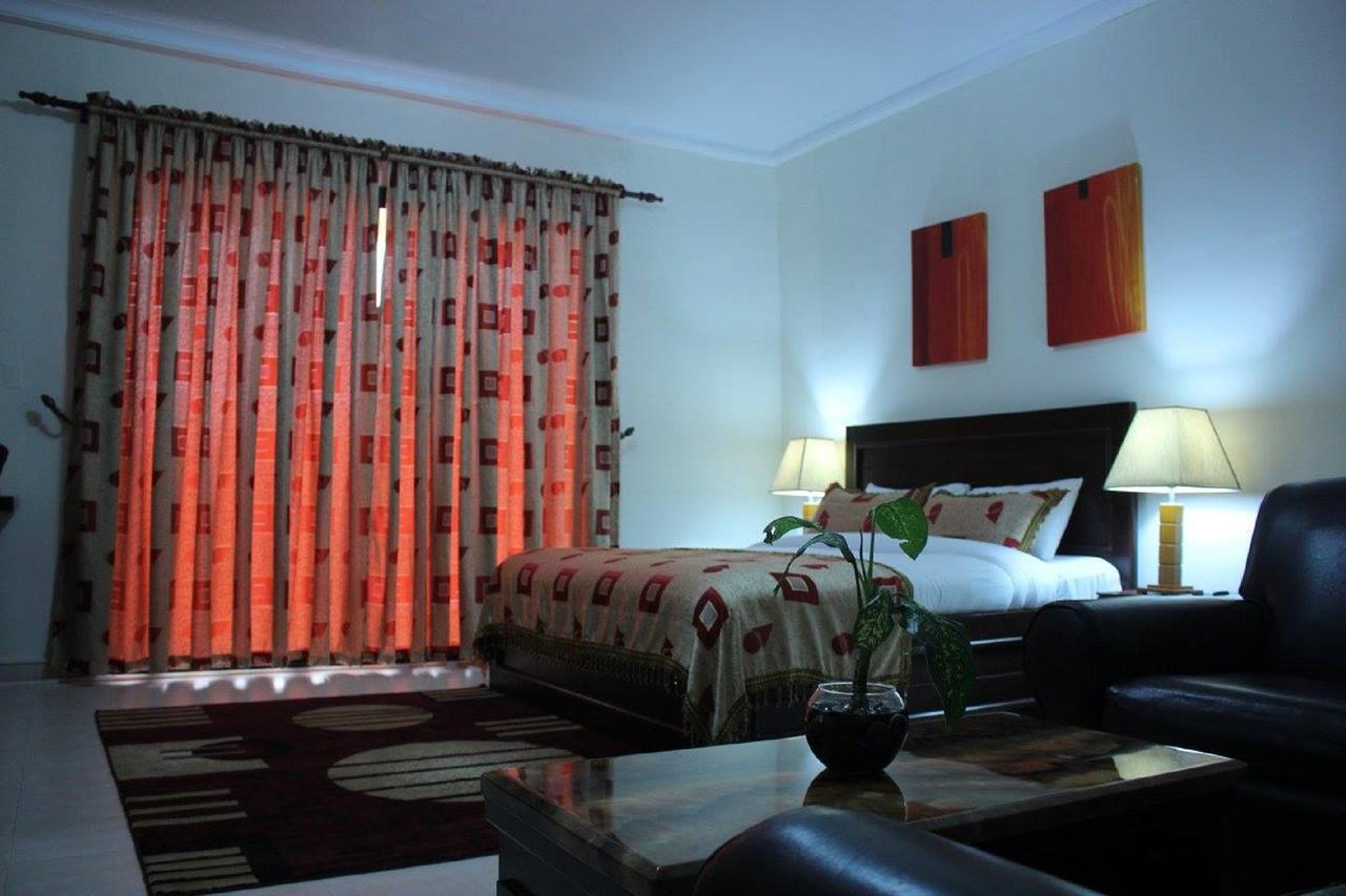 Palm Spring Resort Monrovia Zewnętrze zdjęcie