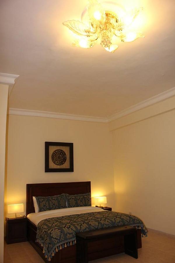 Palm Spring Resort Monrovia Zewnętrze zdjęcie