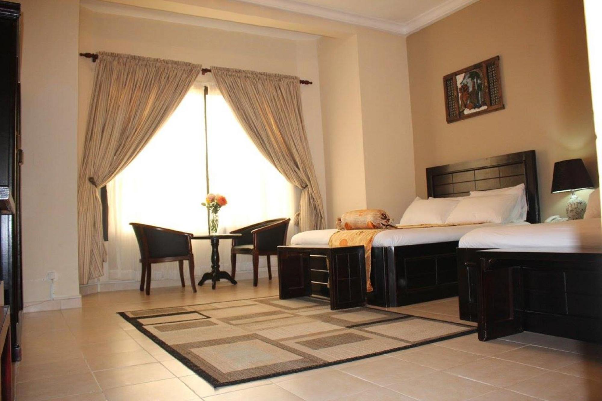 Palm Spring Resort Monrovia Zewnętrze zdjęcie